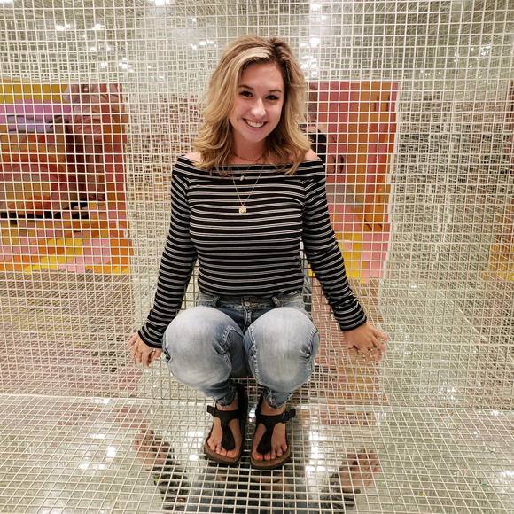 Meet your Posher, Cassidy - Picture 1 of 1